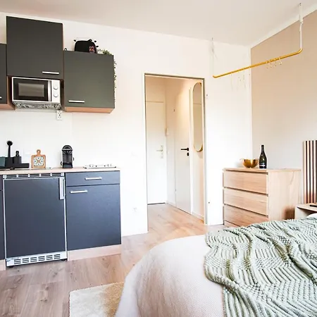 Homefy Boho - Free Parking - Self Check-in - Elevator Apartment