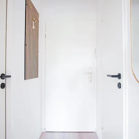 Homefy Boho - Free Parking - Self Check-in - Elevator Apartment Essen