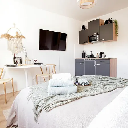Apartment Homefy Boho - Free Parking - Self Check-in - Elevator